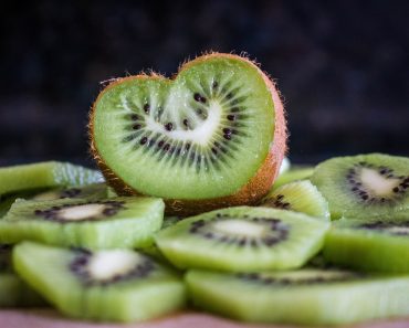 Why Should You Choose Always Eat Kiwi With Skin?