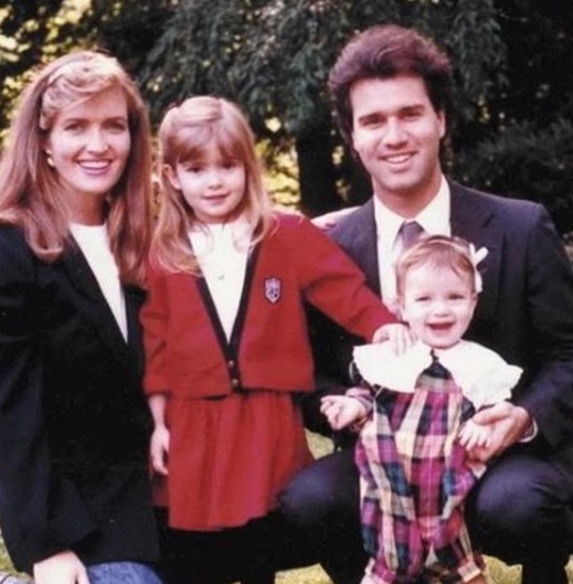 Lauren Parsekian picture of childhood with parents