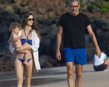 How Jeff Goldblum got astonished by wife Emilie Livingston at first meeting?