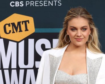 Kelsea Ballerini, a country singer, wowed audiences at CMA Fest 2022