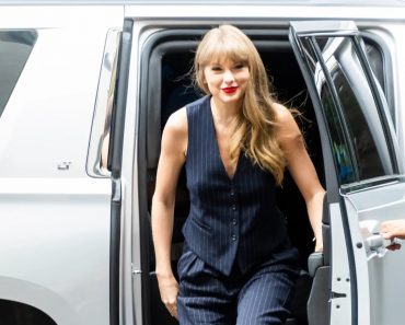 Taylor swift sighted without a ring with Joe Alwyn after rumors of an engagement