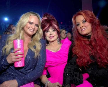 Naomi Judd leaves her daughters Wynonna and Ashley willingly