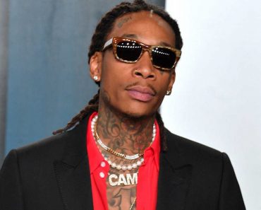 Wiz Khalifa yells at DJs at the live concert in Los Angeles, calls them awful and horrible.